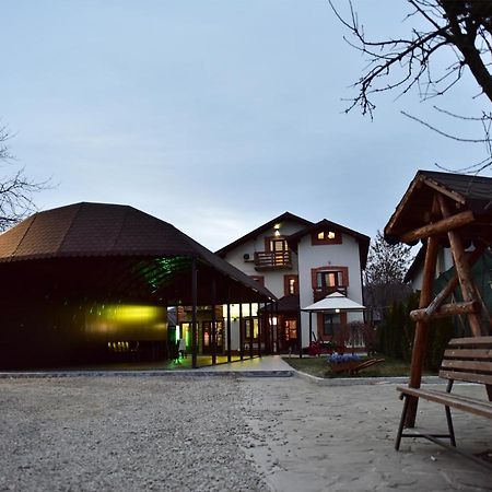 Pensiunea Dely_Cios Vălenii de Munte エクステリア 写真