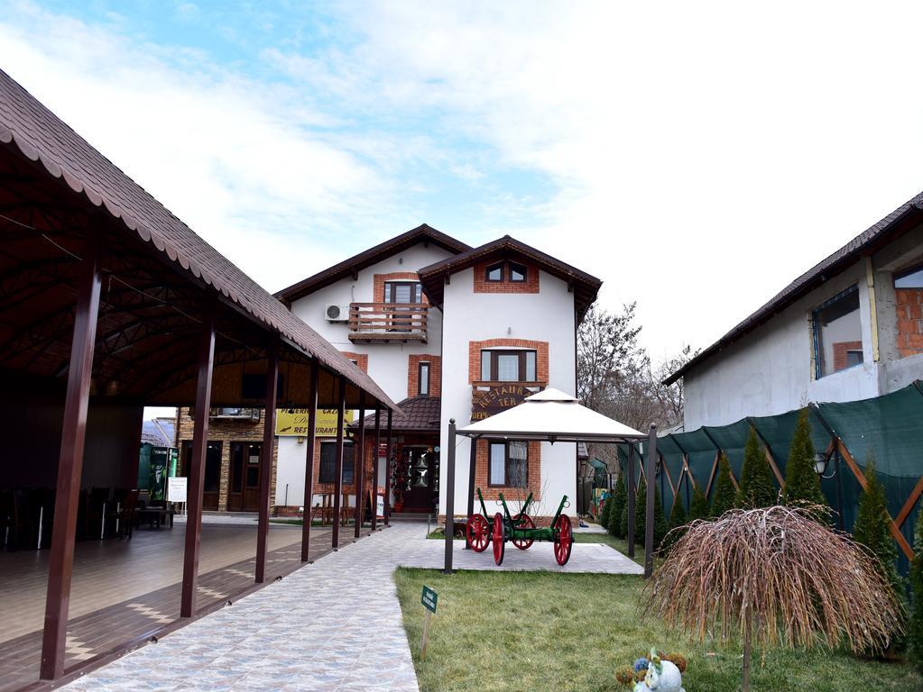 Pensiunea Dely_Cios Vălenii de Munte エクステリア 写真