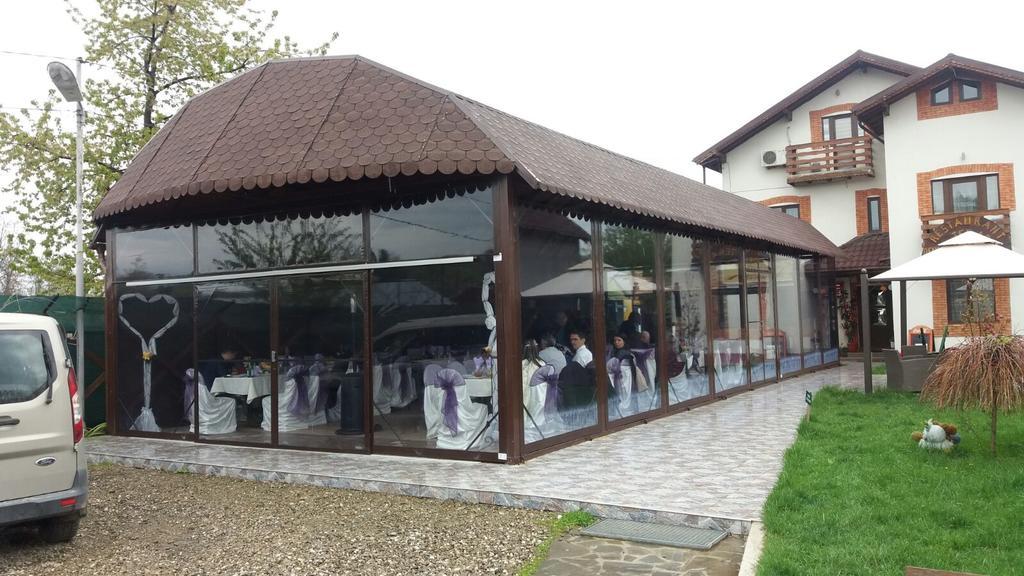 Pensiunea Dely_Cios Vălenii de Munte エクステリア 写真